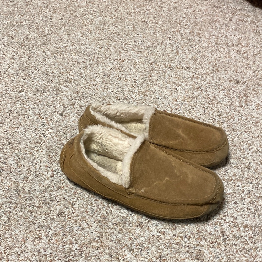Men’s Size 10 Ugg Loafer Slipper